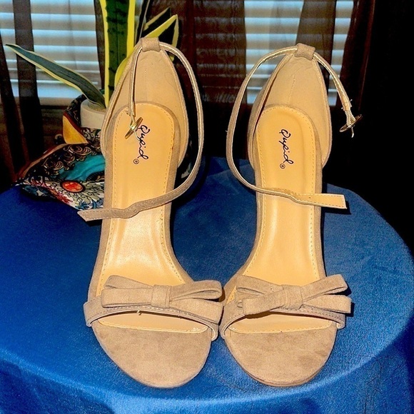 Qupid Suede Bow Stiletto Heel - Picture 2 of 6